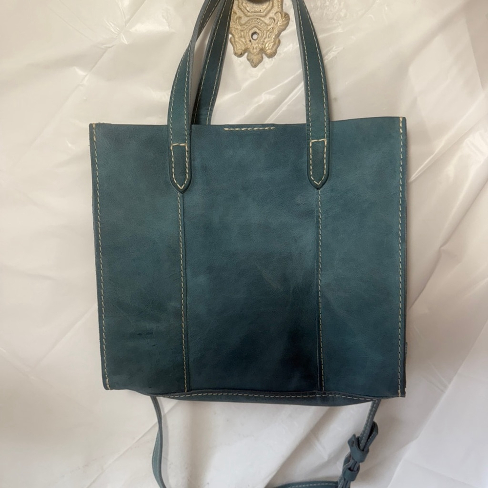 Portland Leather Lola Crossbody Tote - Picture 11 of 16